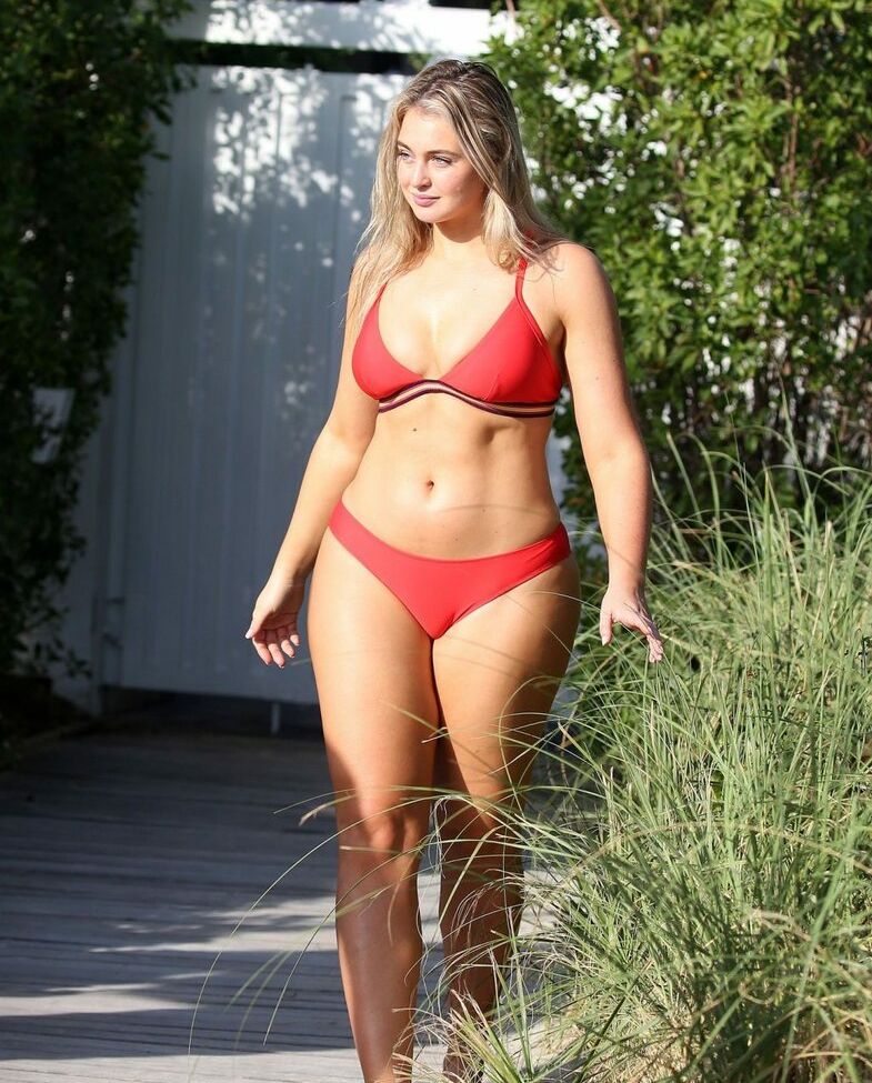 Iskra Lawrence desnuda #108685708