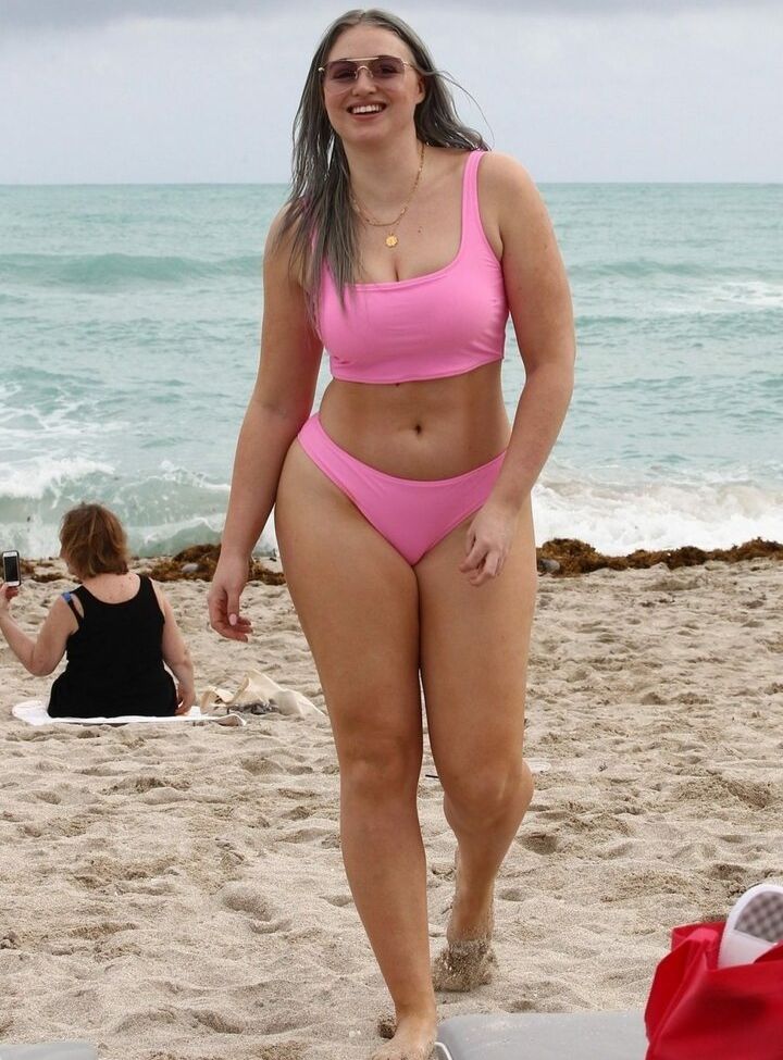 Iskra Lawrence desnuda #108685726