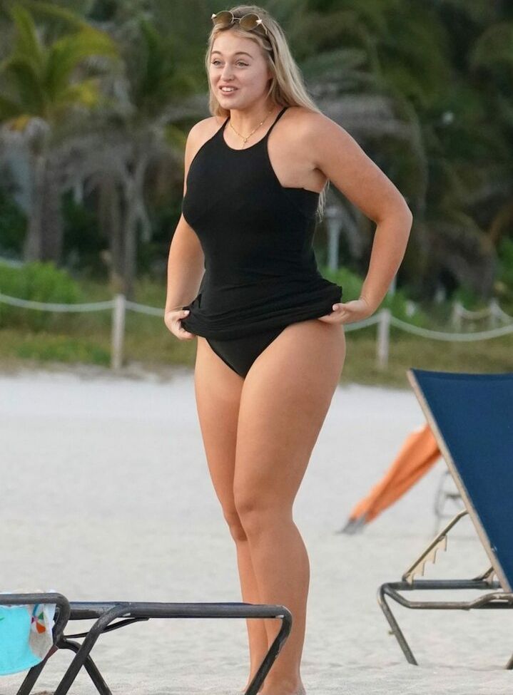 Iskra Lawrence desnuda #108685757