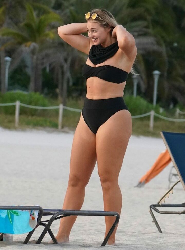 Iskra Lawrence desnuda #108685760