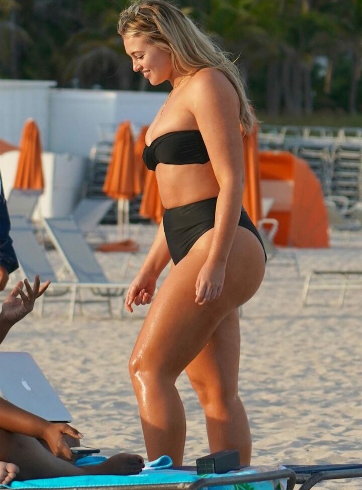 Iskra Lawrence desnuda #108685771