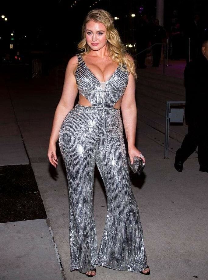 Iskra Lawrence desnuda #108685780