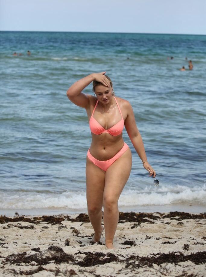 Iskra Lawrence desnuda #108685809