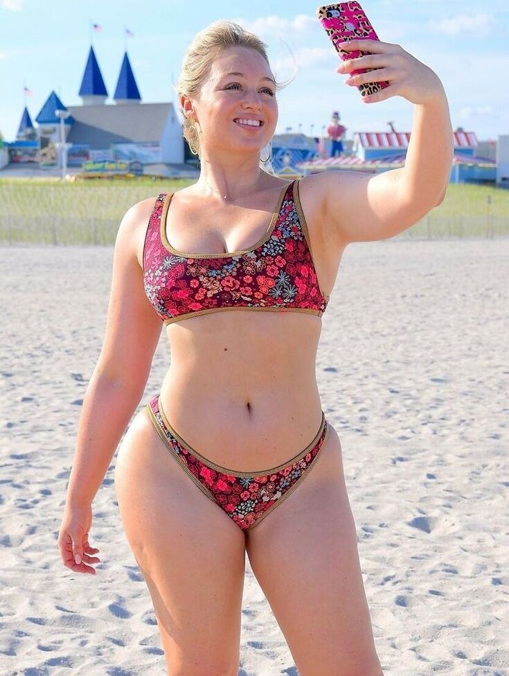 Iskra Lawrence desnuda #108685834