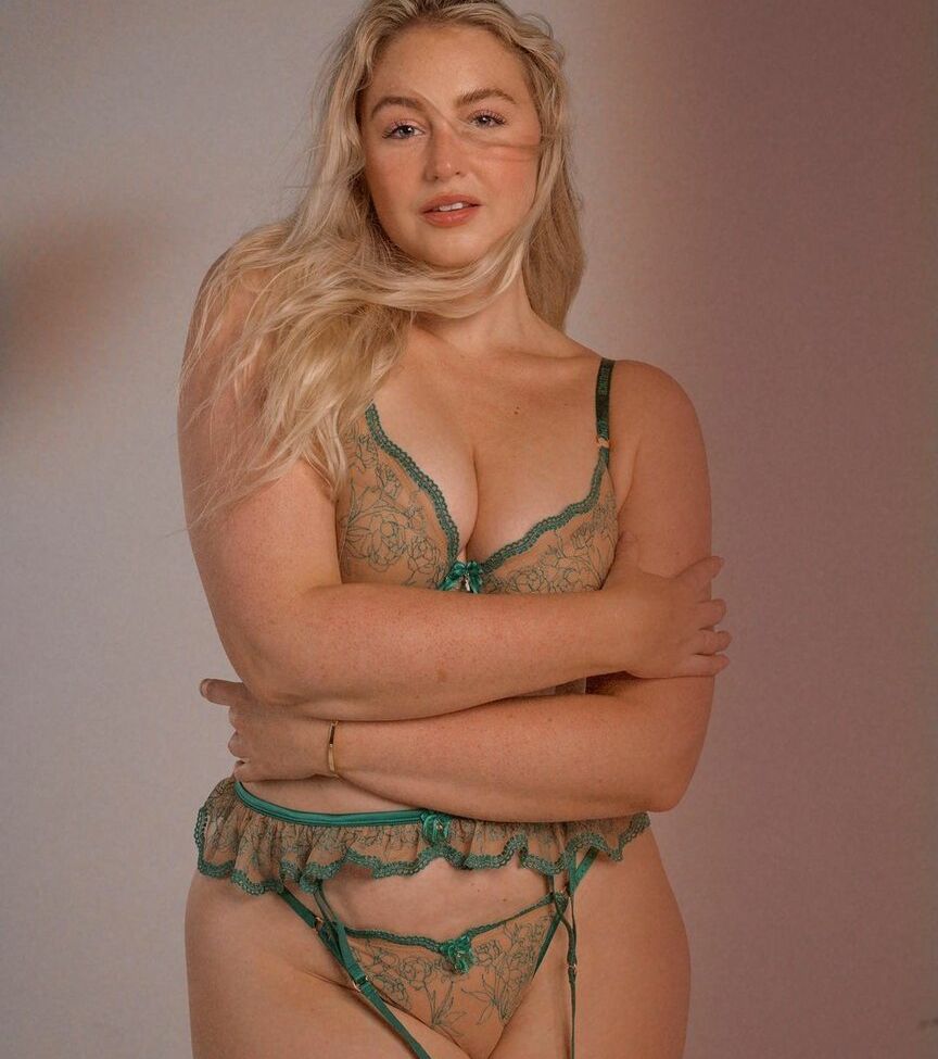 Iskra Lawrence desnuda #108685844