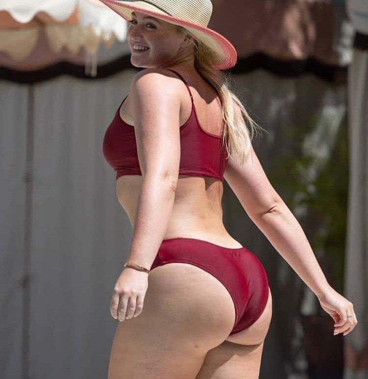Iskra Lawrence desnuda #108685887