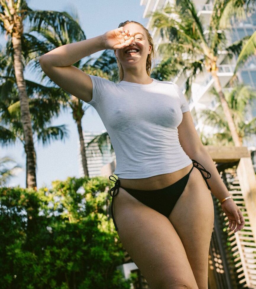 Iskra Lawrence desnuda #108685917