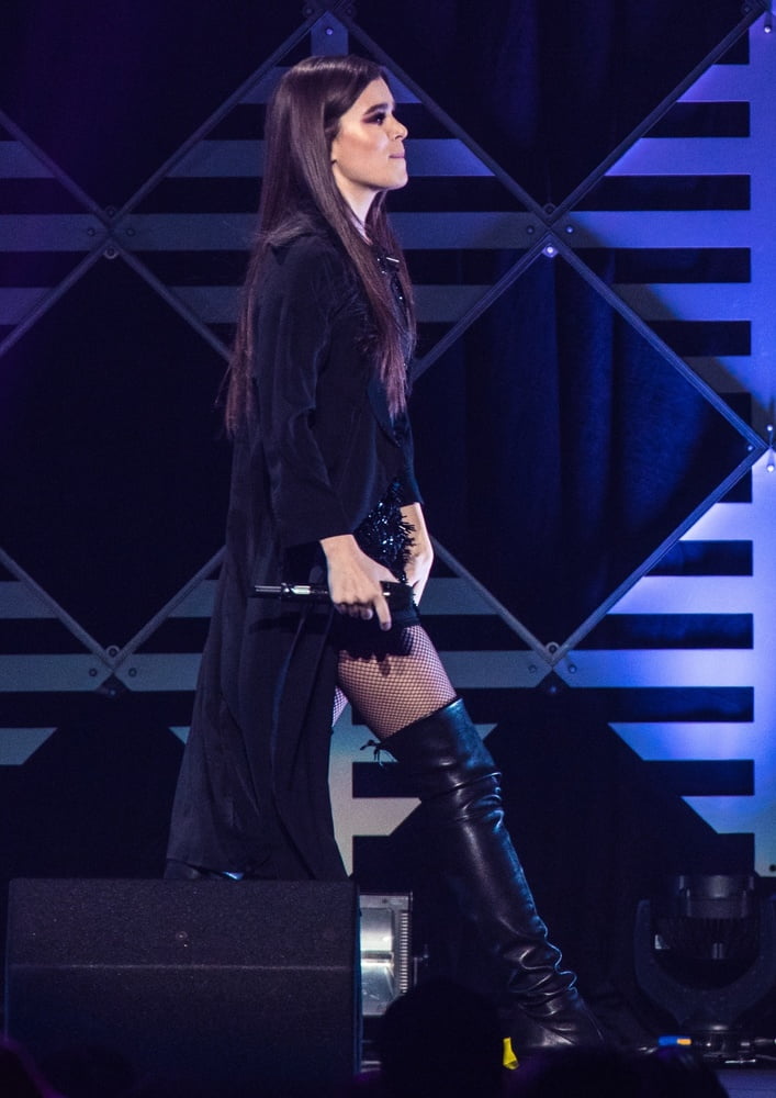 Female Celebrity Boots &amp; Leather - Hailee Steinfeld #103345614