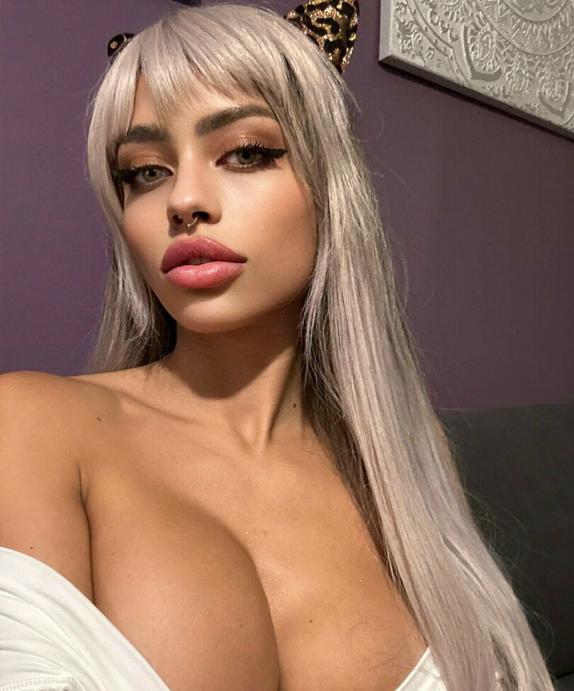 Christina Bertevello nackt #109371040