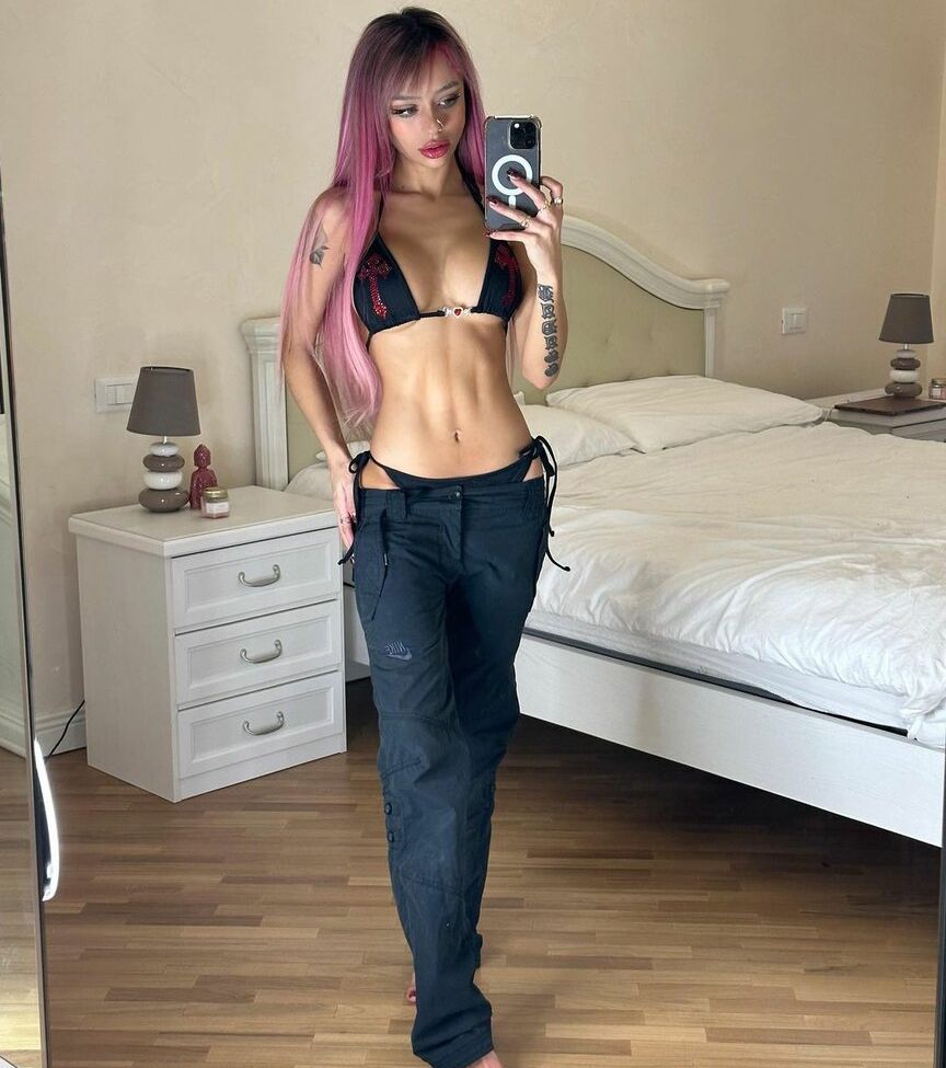 Christina Bertevello nackt #109371065