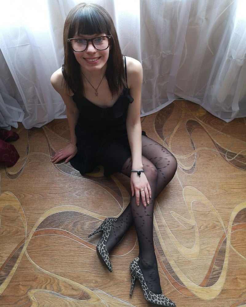 Belarusian anal slut (love sucking dick, high heels, nylons) #92618589