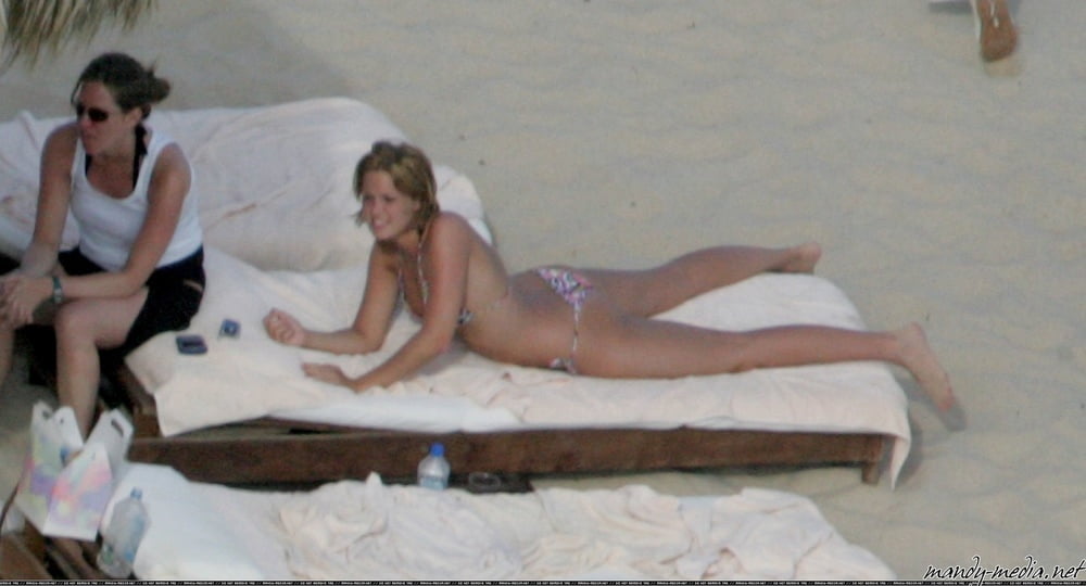 Mandy Moore - Mexico Vacation Bikini Pics (2005) #82008684