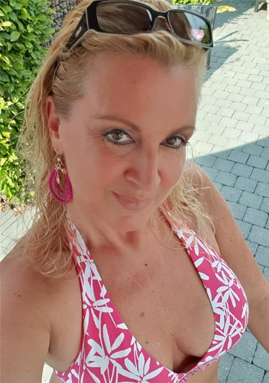 Social Media Bikini Mädchen
 #83086771