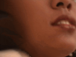 Lamiendo el dedo
 #91697630