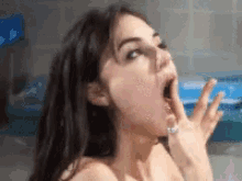 Lamiendo el dedo
 #91697647