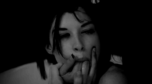 Lamiendo el dedo
 #91697689