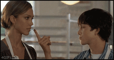 Lamiendo el dedo
 #91697704