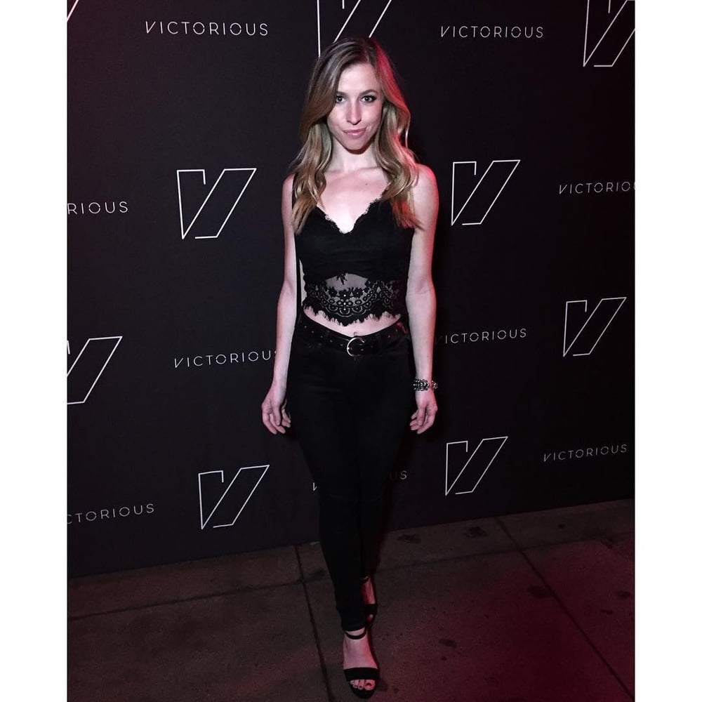 Hannah Cranston is just a cumdump #94763324