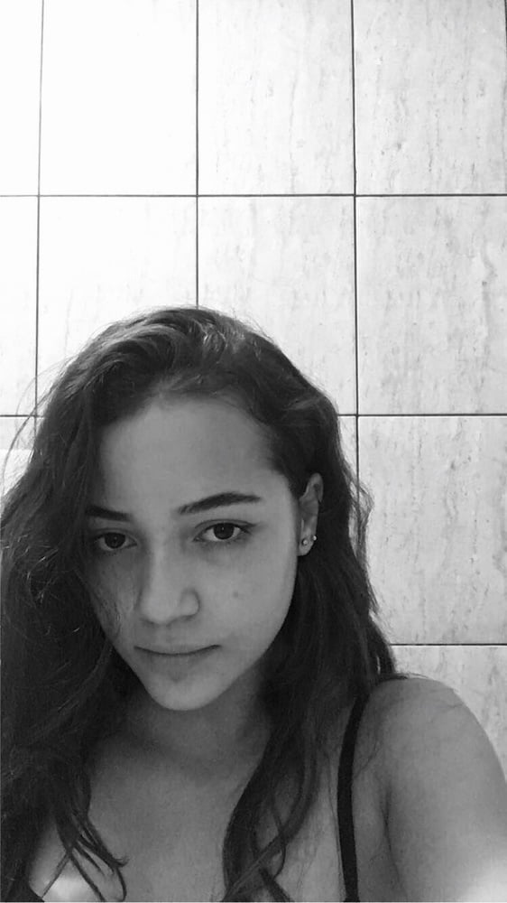 Garota
 #87436947
