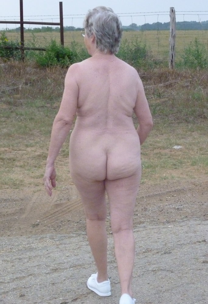 5. Missouri Farmers wife poses nude #90788727