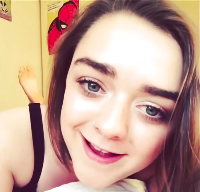 Maisie Williams fr #93473290