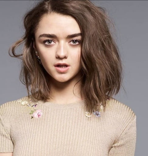 Maisie Williams fr #93473485