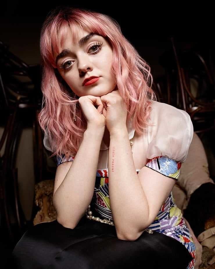 Maisie Williams fr #93473695