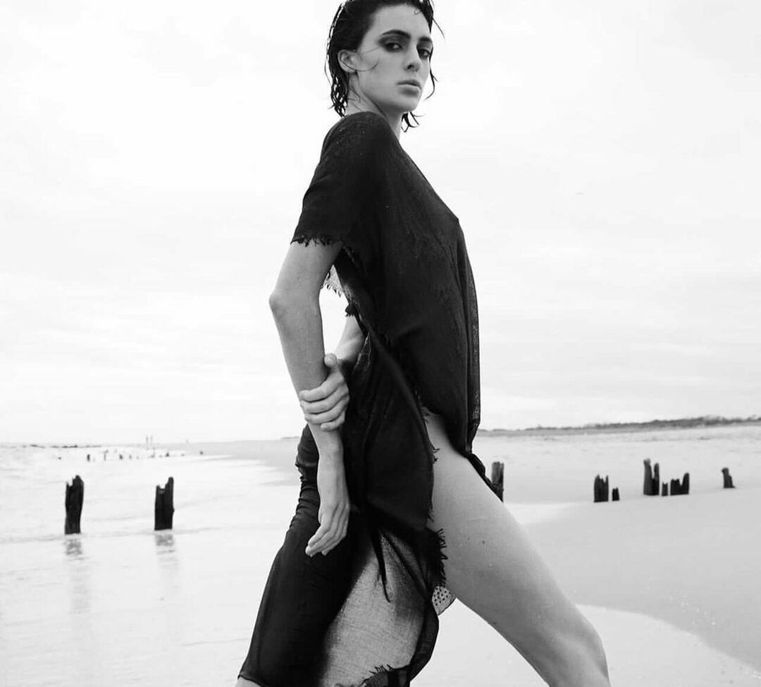 Brooke Deighton desnuda #108120080