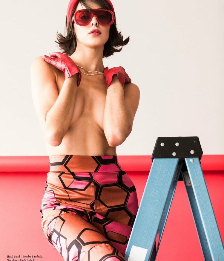 Brooke Deighton desnuda #108120085