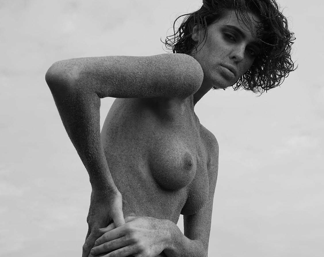 Brooke Deighton desnuda #108120092