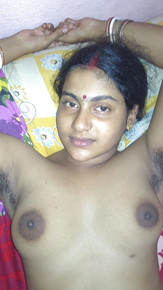 Indische haarige Frau sangeeta verma
 #87565380