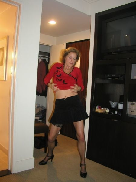 More pics of the previously posted &quot;sexy mature wife&quot; #102937417