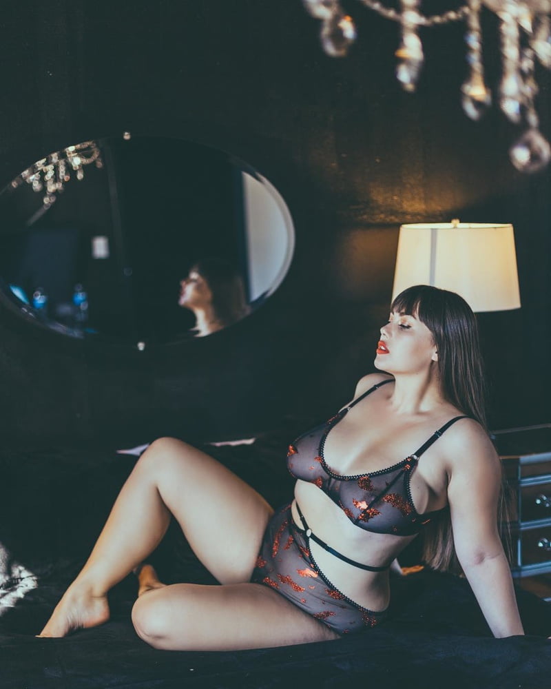 Lilias Right Hot Chubby Model Slut Babe #95830941