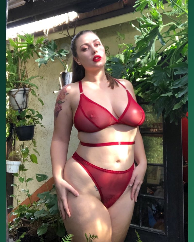 Lilias Right Hot Chubby Model Slut Babe #95832568