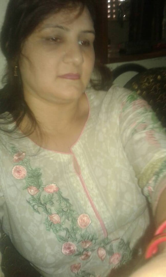 Pakistán hermosa perra bhabhi
 #95604168