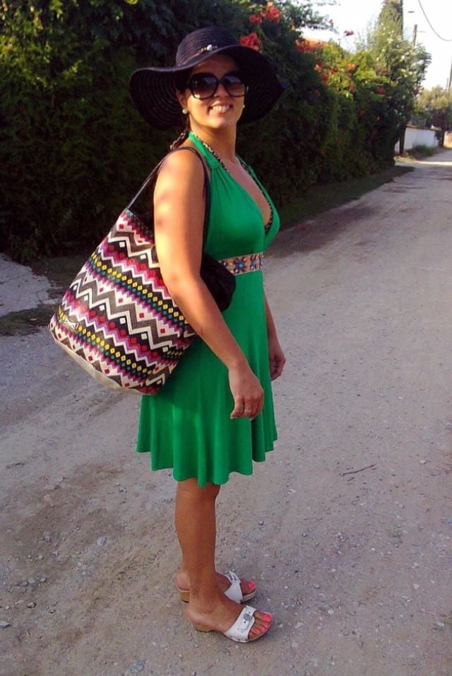 ギリシャのセクシーな女性
 #99065900
