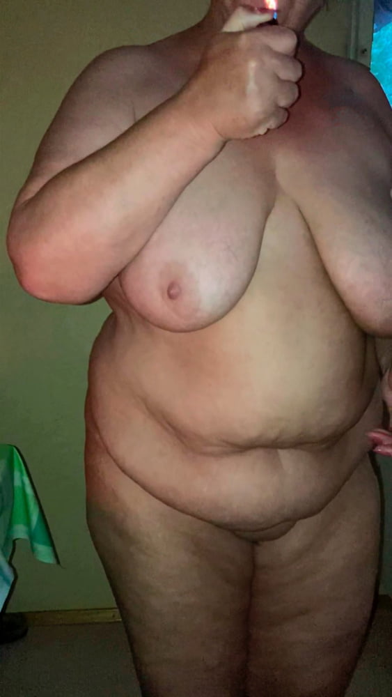 Mi esposa muestra su cuerpo y pussylips
 #88109457