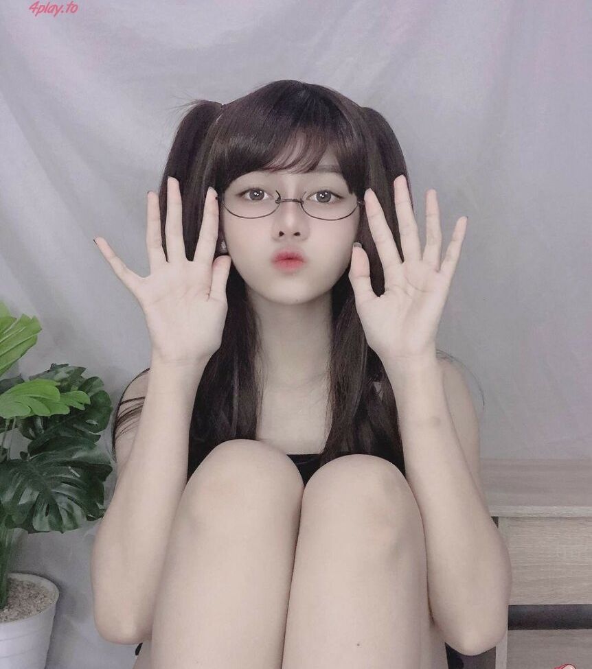 Violet Airis desnuda #108238856