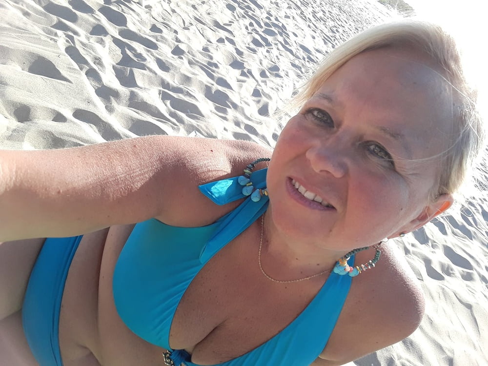 Coroa gostosa (heiße Milf)
 #96420928