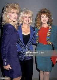 Audrey y Judy Landers
 #90820528