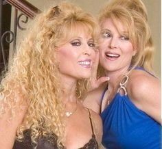 Audrey y Judy Landers
 #90820557