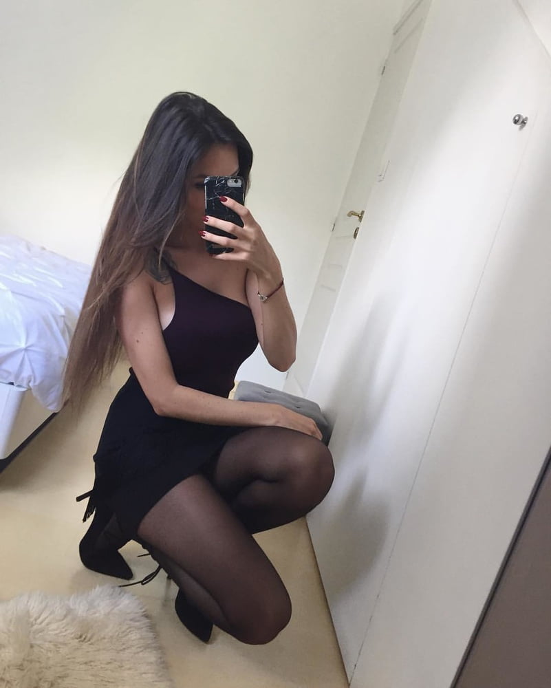 Jeune fille aimant les collants
 #79686578