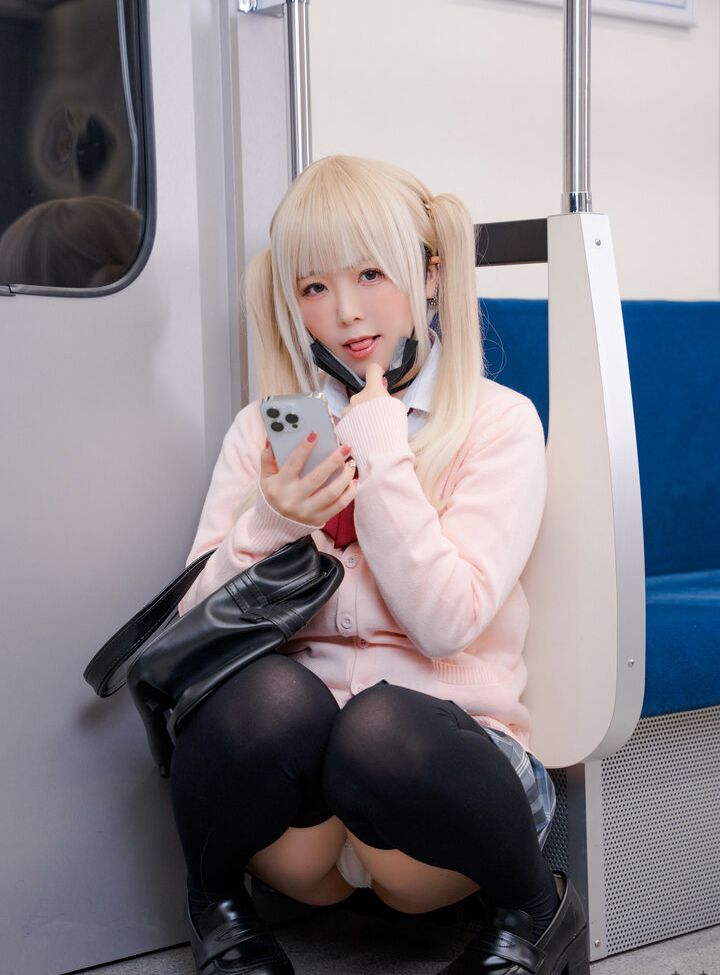 Rizunya desnuda #109842945
