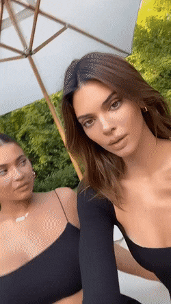 Kylie and kendall gifs
 #93191599