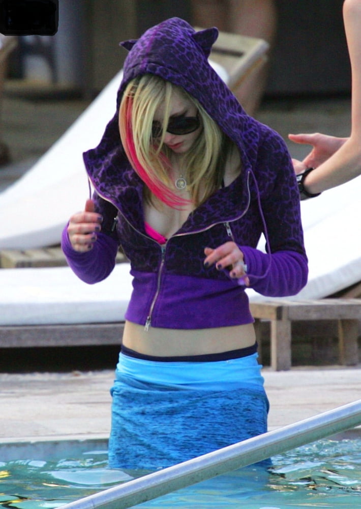 Avril Lavigne #103249695