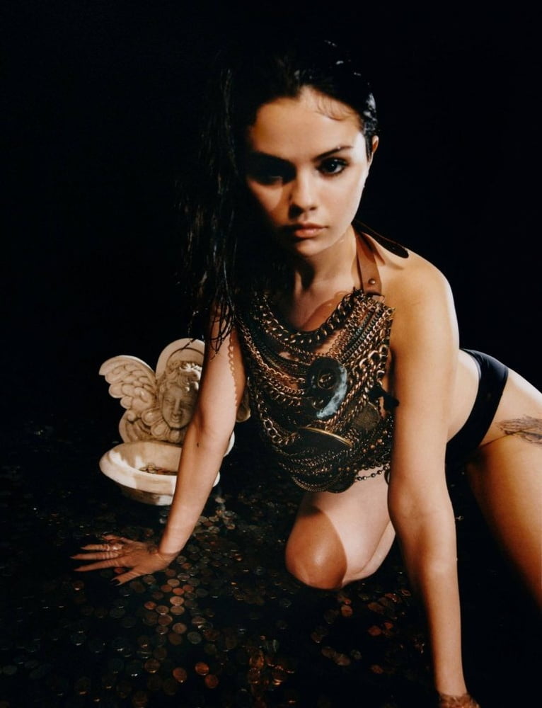 Selena-Gomez #80844707