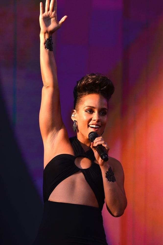 Jerk For Alicia Keys #98064223