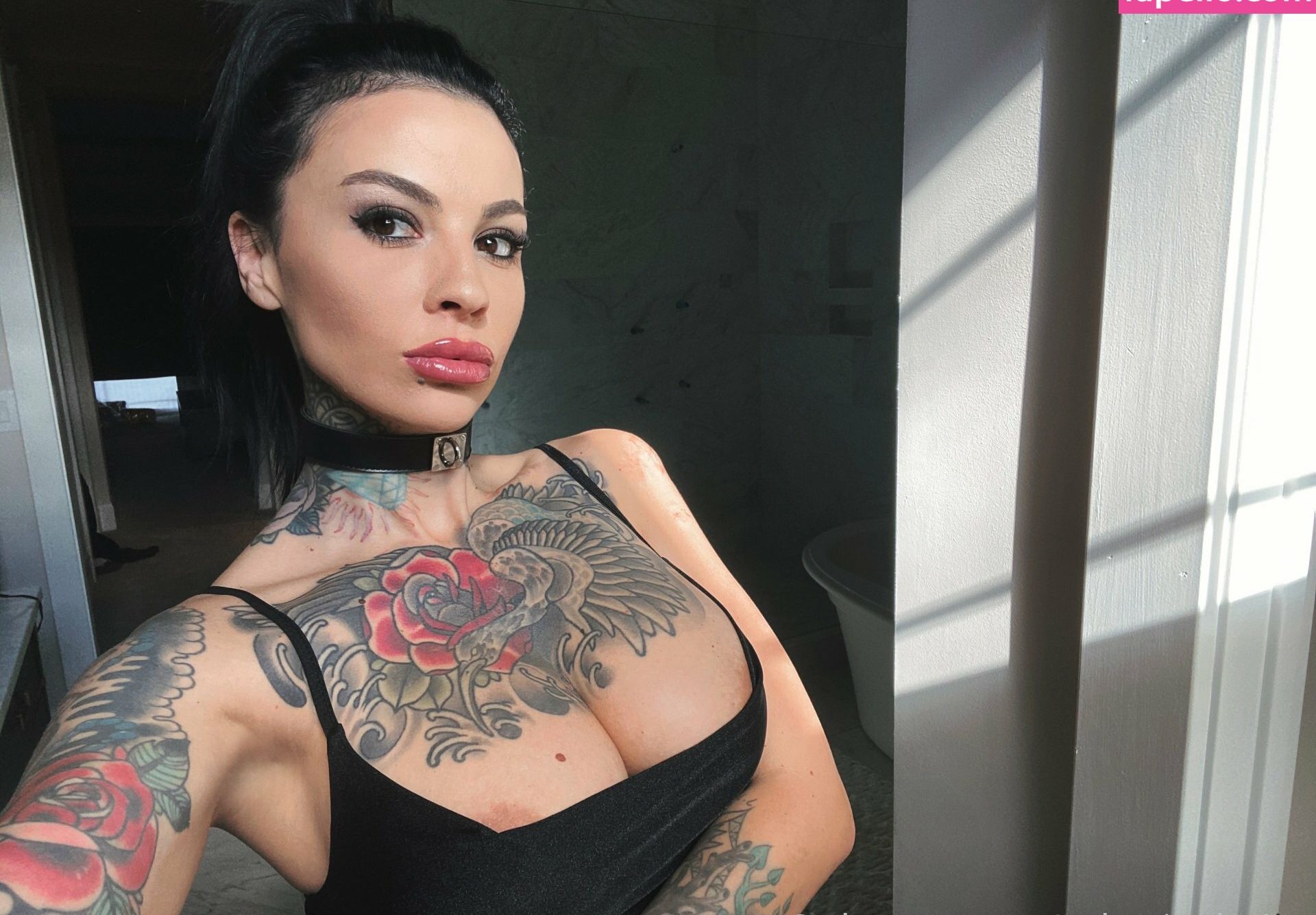 Zahra Schreiber desnuda #109850983