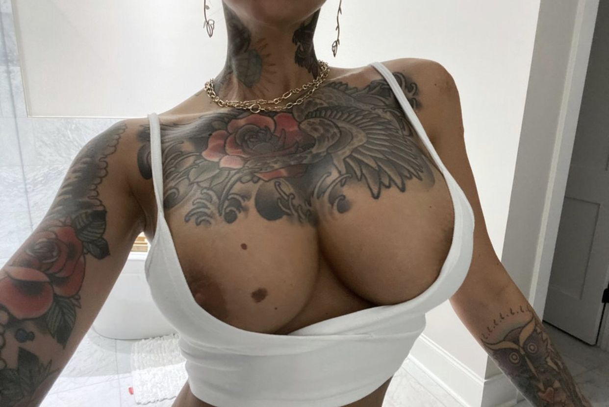 Zahra Schreiber desnuda #109851021