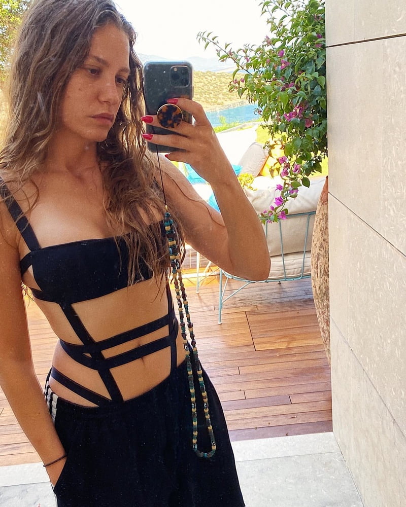 Serenay sarikaya sexy türkisch blondes Mädchen
 #94782610
